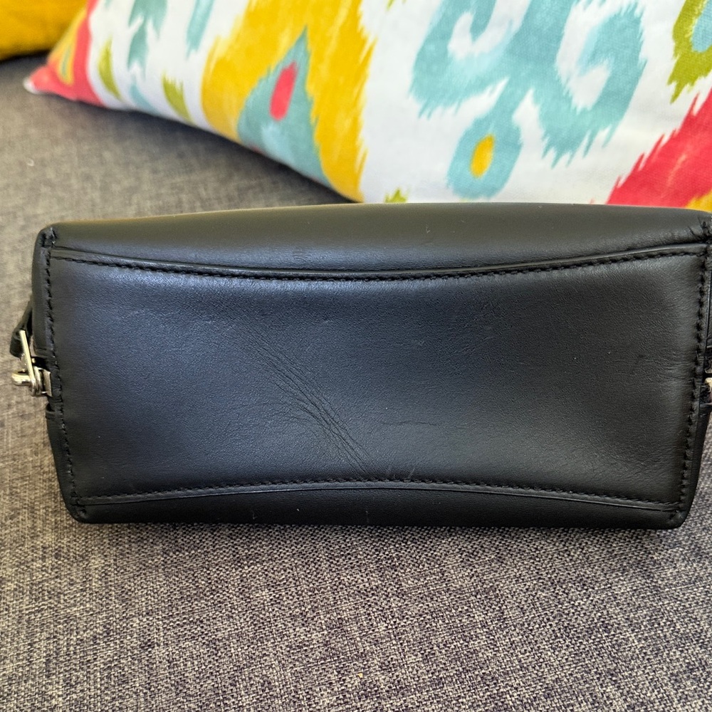 Coach Peanuts Black Cosmetic Bag with Yellow Woodstock LEATHER new - Picture 7 of 9